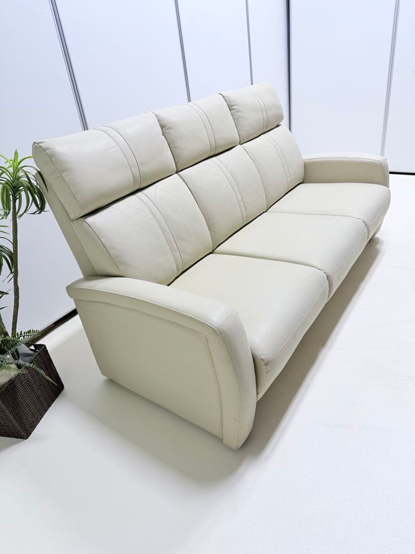 ニトリ　クリーム色 3人掛け レザー ソファ