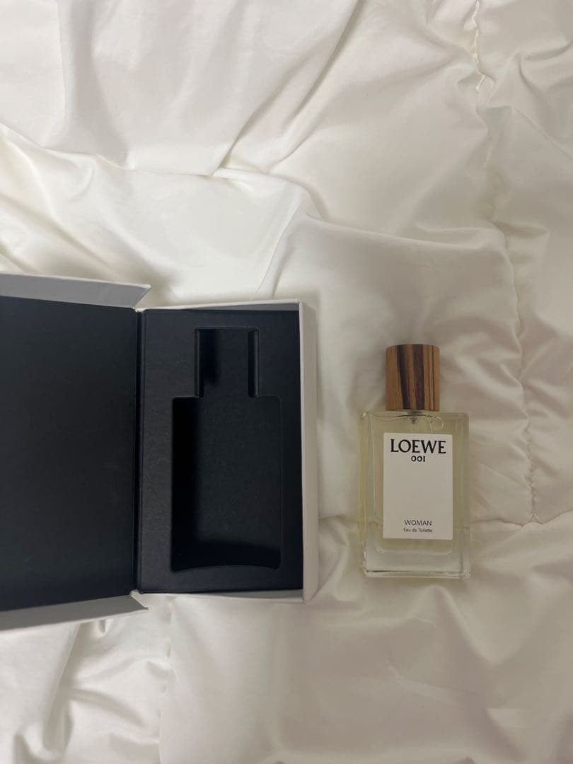 ロエベ LOEWE 001 ウーマン オードゥトワレ 30ml