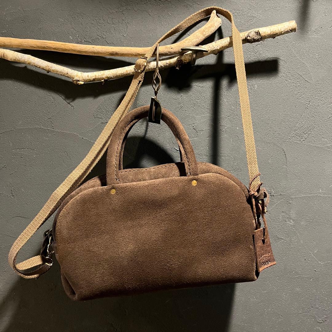 ショルダーバッグ スエード チョコレート色 冬コーデ スエードバッグ kudu革