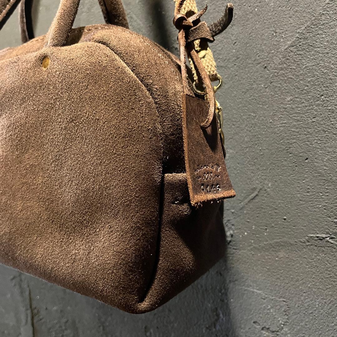 ショルダーバッグ スエード チョコレート色 冬コーデ スエードバッグ kudu革