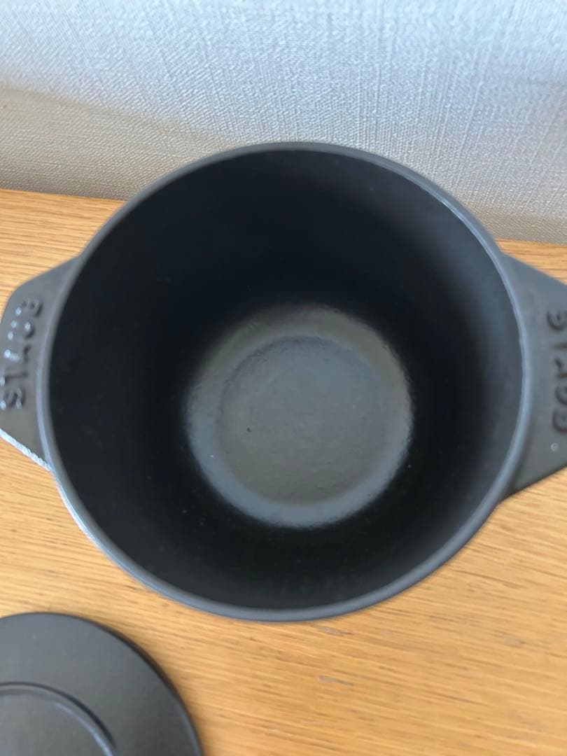 使用品　STAUB ストウブ ラ・ココット de GOHAN 12cm 黒