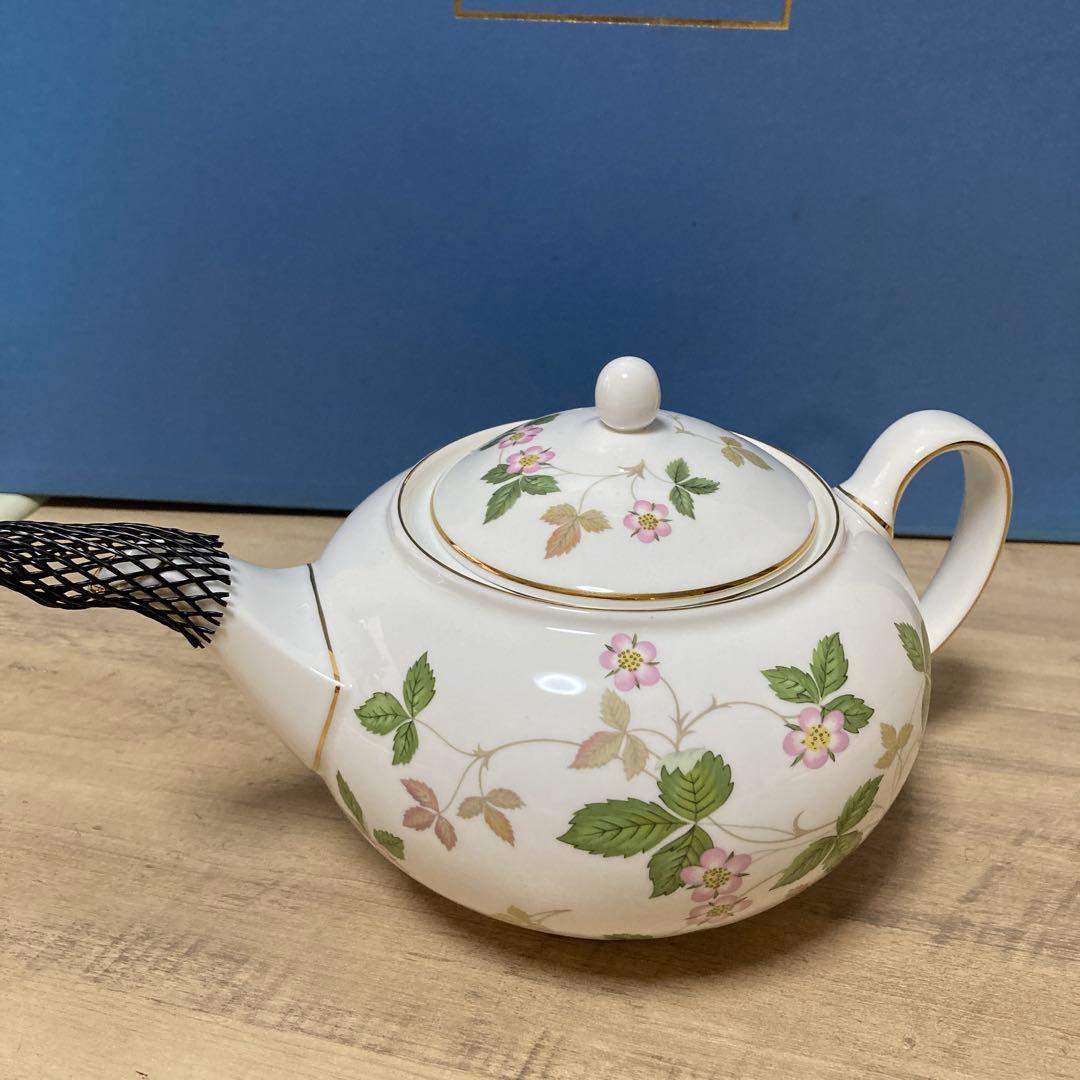 ヌ*オ様 〈ヴィンテージ〉ウェッジウッド　ワイルドストロベリー　カップ＆ソーサー