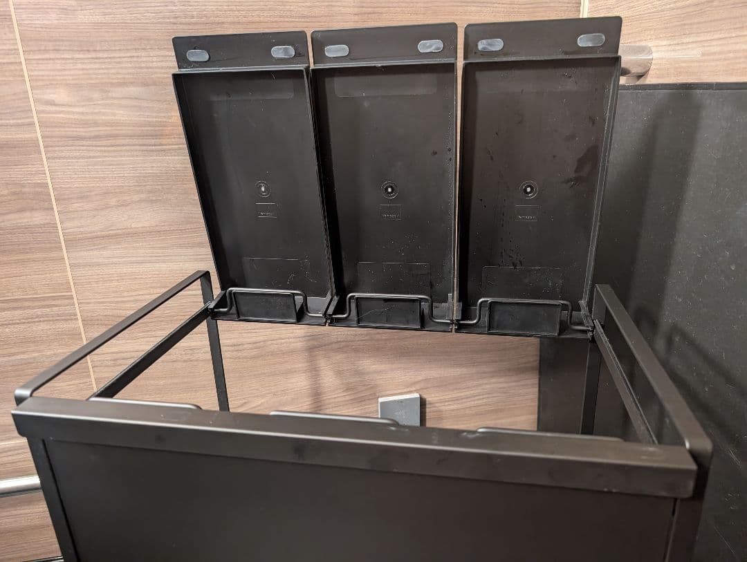 タワー　蓋付き目隠し分別ダストワゴン　ゴミ箱　3分別　山崎実業