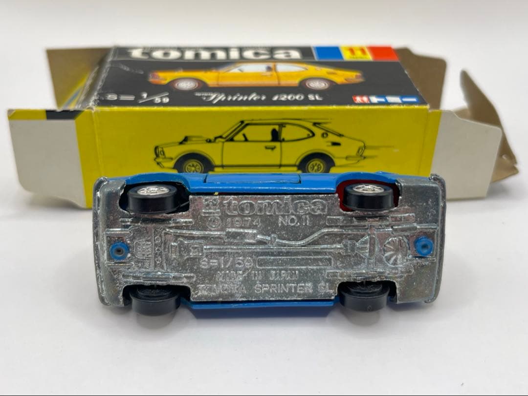 トミカ 日本製 黒箱 11 トヨタ スプリンター 1200 SL