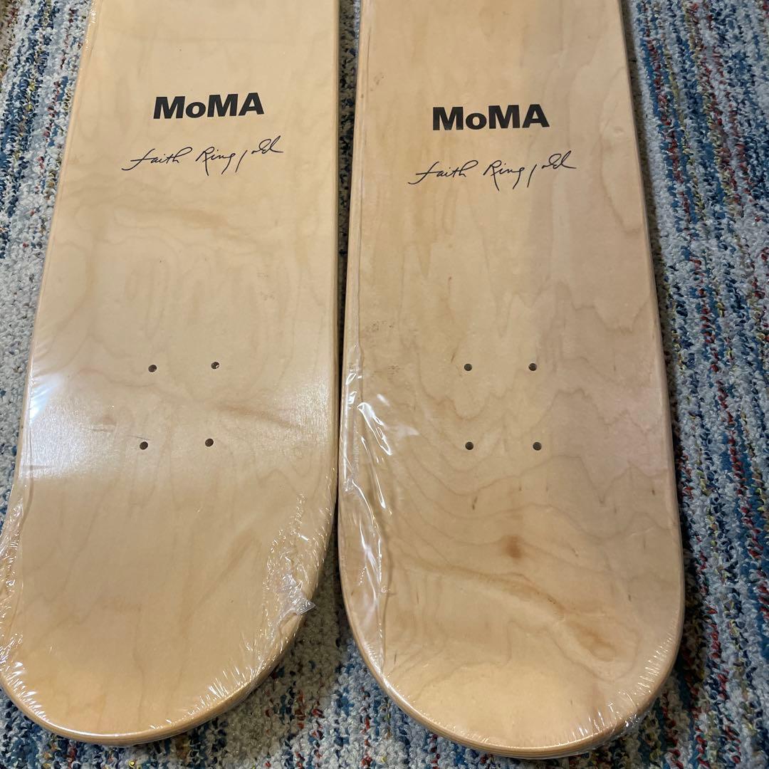 新品　MoMA フェイスリングゴールド スケートボード
