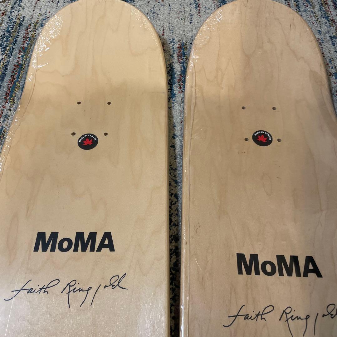 新品　MoMA フェイスリングゴールド スケートボード
