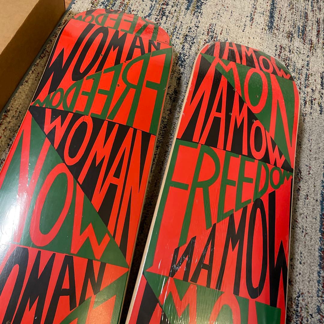 新品　MoMA フェイスリングゴールド スケートボード