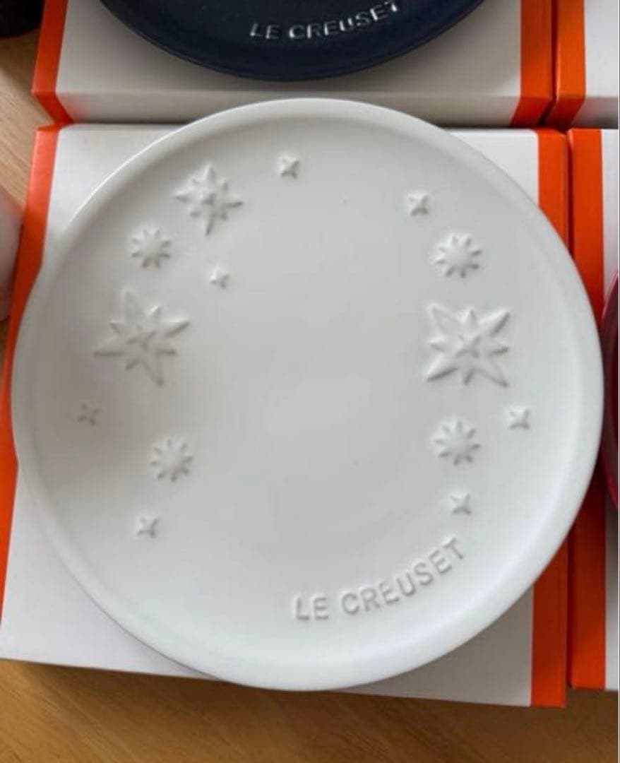 新品未使用 ル・クルーゼ スターレリーフプレート タンブラー クリスマス