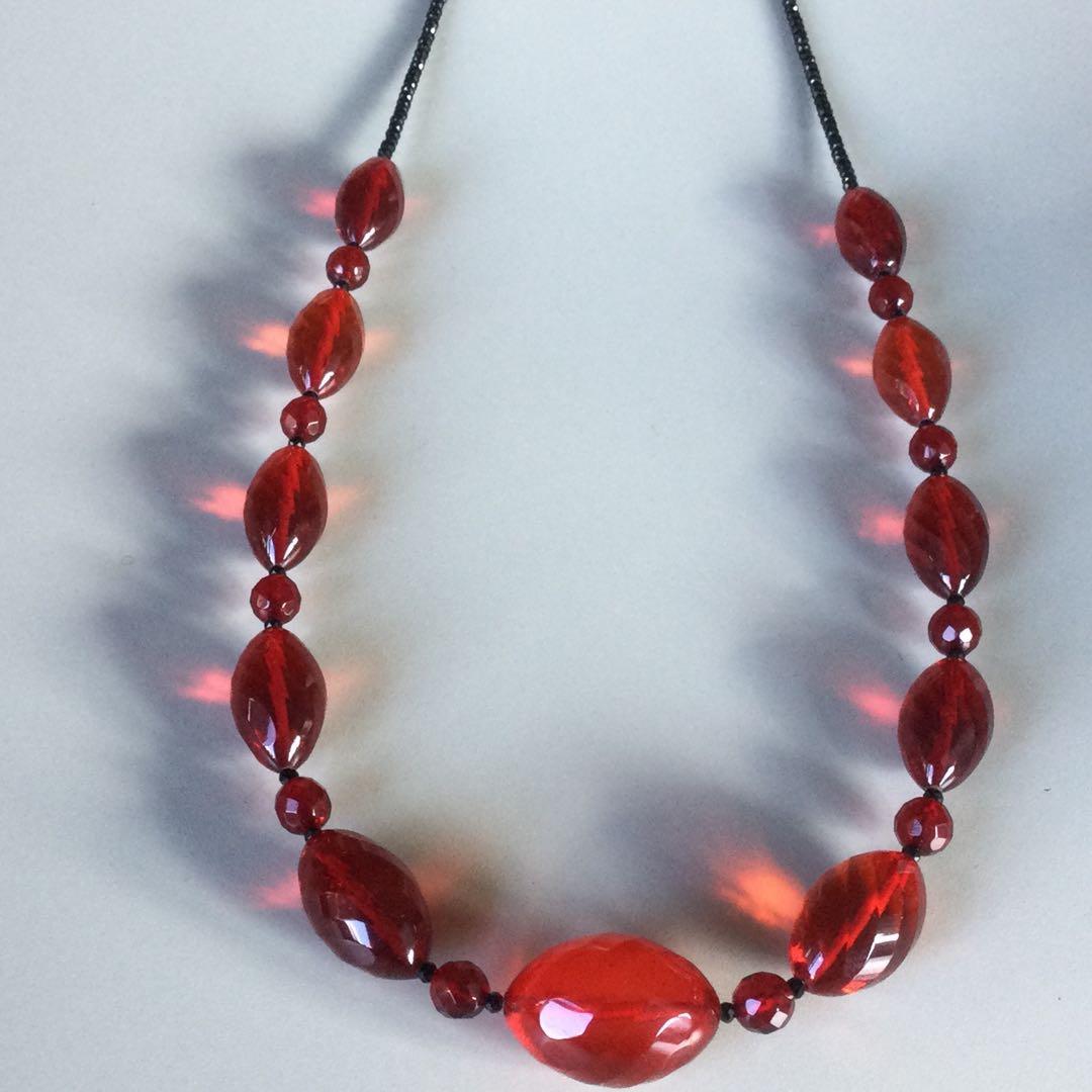 赤琥珀ネックレス(ロング)