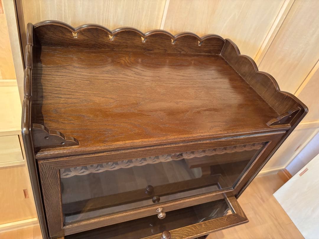 【極美品】ウッドギャラリー樹 Alice ガラスキャビネット 飾り棚