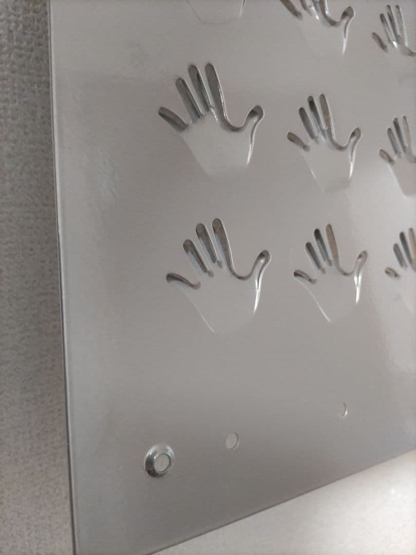 金属製手形デザインプレート