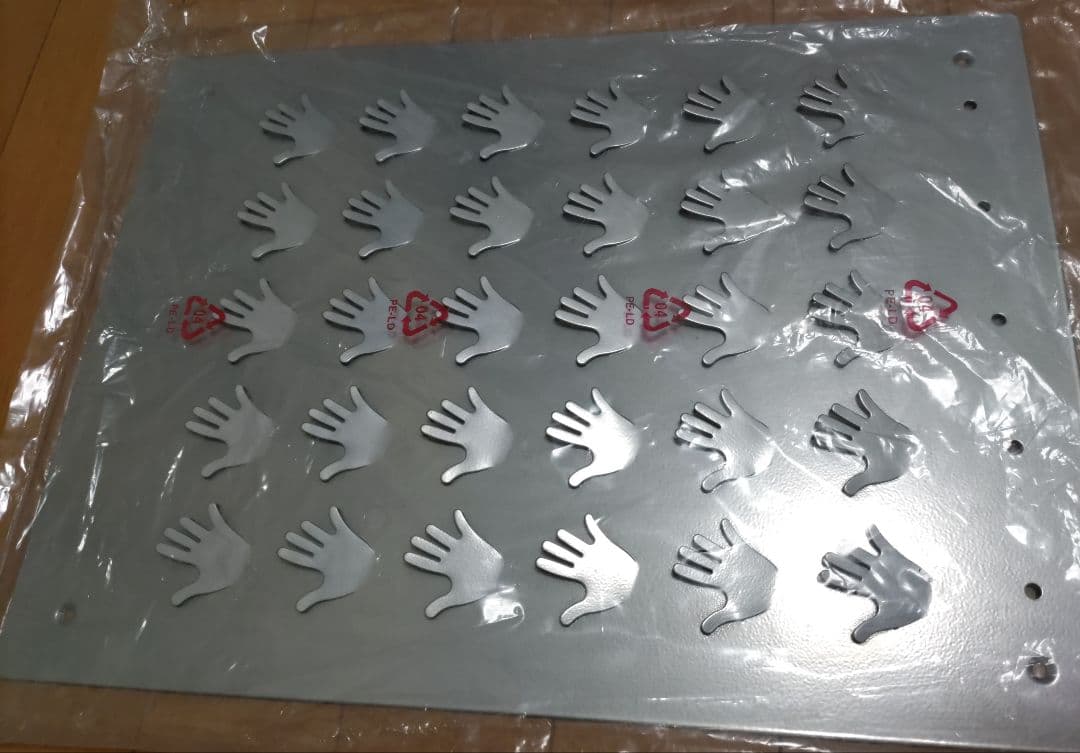 金属製手形デザインプレート