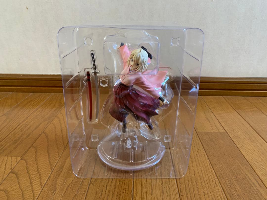 桜セイバー　フィギュア