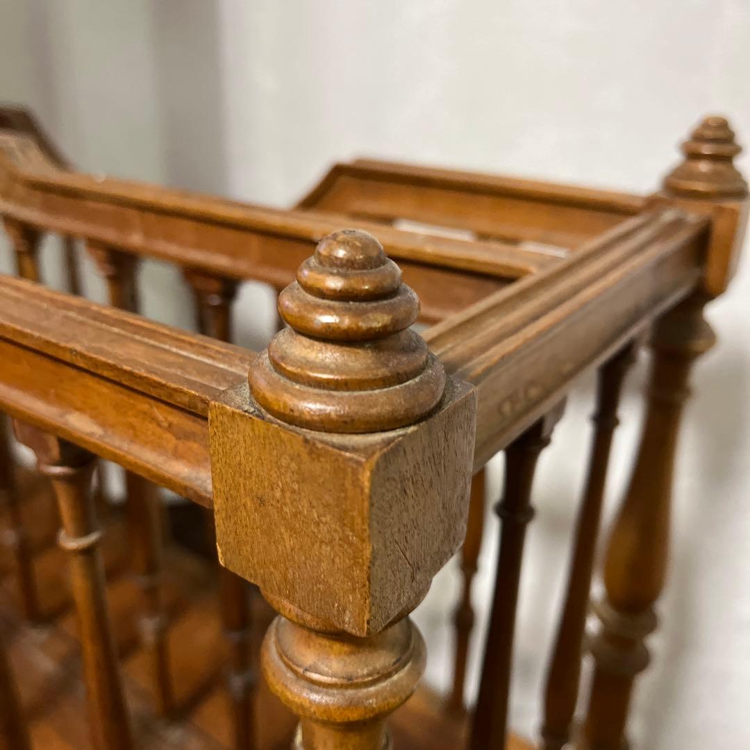 フランス　アル・デコ木製マガジンラック ブラウン スピンドルデザイン