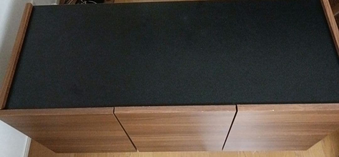 LOWYA　扉付きシェルフ