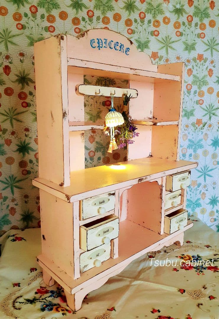 アンティーク・ヴィンテージ調　シャビー　ドールキャビネット　置き型