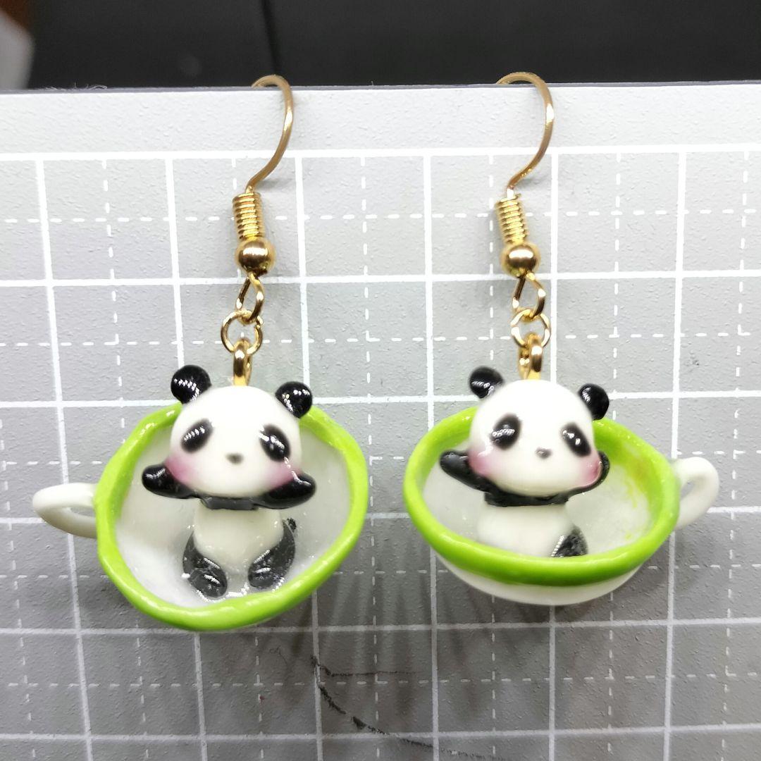 カップインパンダピアス