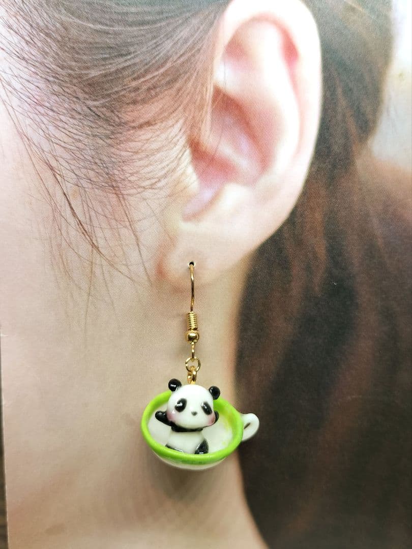 カップインパンダピアス