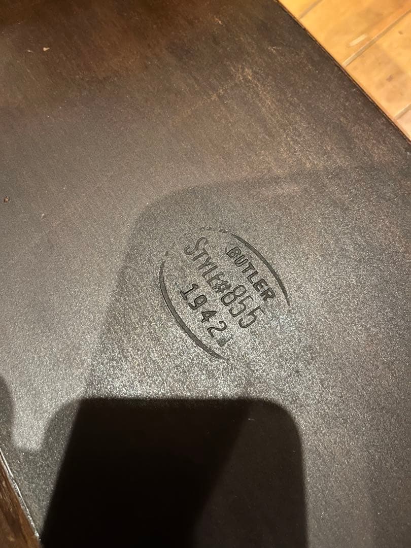 アンティーク木製　1942Butler ダークブラウンマガジンラック