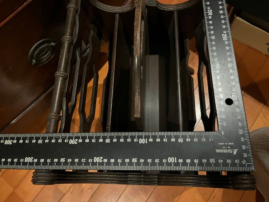 アンティーク木製　1942Butler ダークブラウンマガジンラック