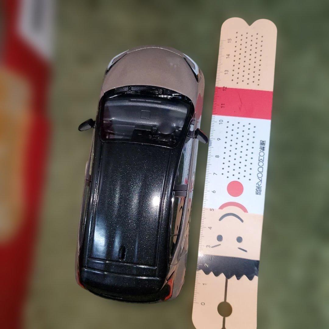 トヨタ AQUA 1/30スケール ミニカー ツートンカラー - メルカリ