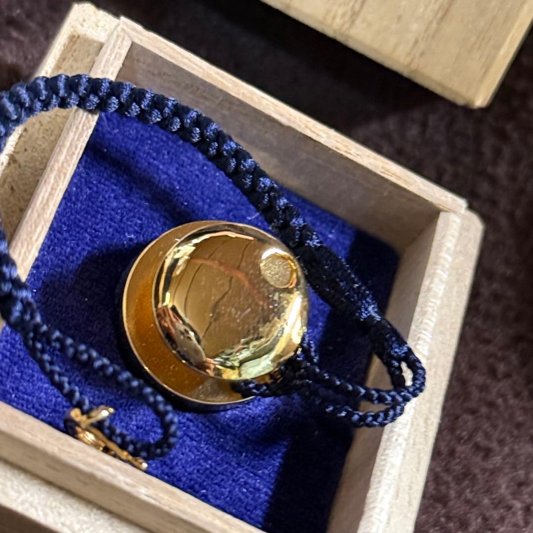 叙勲記念 菊花紋章 バッジ 菊紋 記章 徽章 襟章 勲章 皇室 叙勲 桐箱