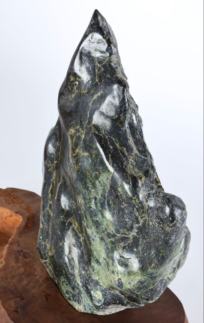 ネフライト 蛇紋石 蛇紋岩 立石 鑑賞石 台座付 5.7kg 水石 景石 原石