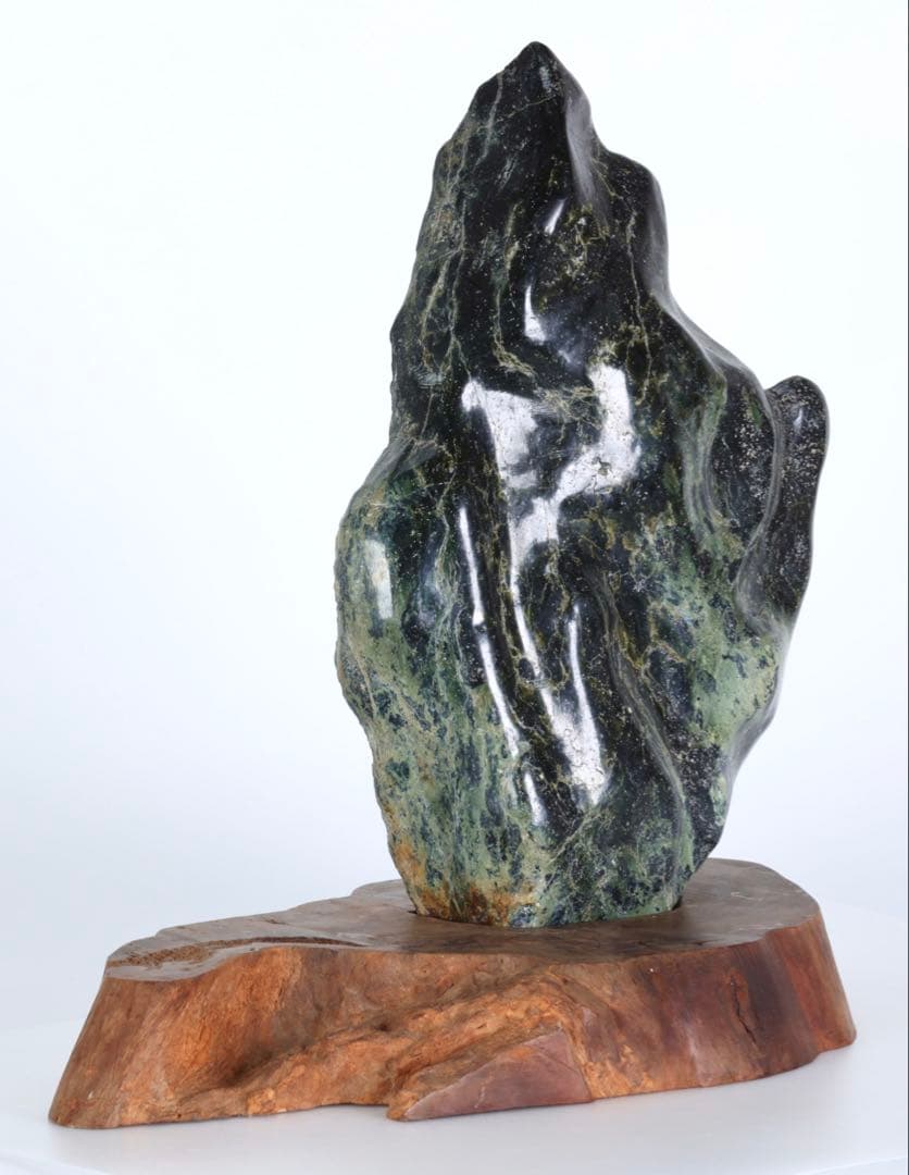 ネフライト 蛇紋石 蛇紋岩 立石 鑑賞石 台座付 5.7kg 水石 景石 原石