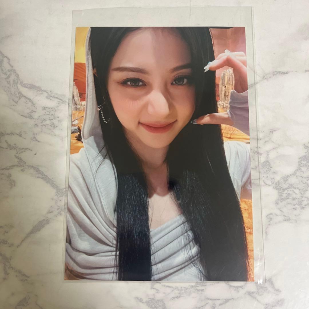 LE SSERAFIM ユンジン ポップアップ限定 生写真 - メルカリ