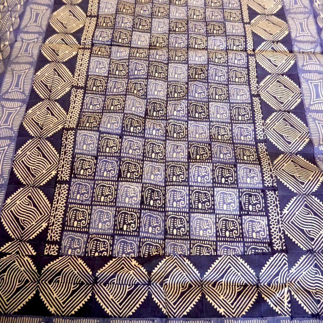 アフリカ・ジンバブエ製 ろうけつ染め布（140cm×200cm）紺色
