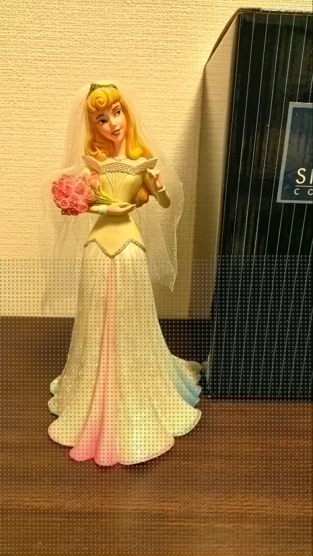 眠れる森の美女　オーロラ姫フィギュア　ショーケースコレクション