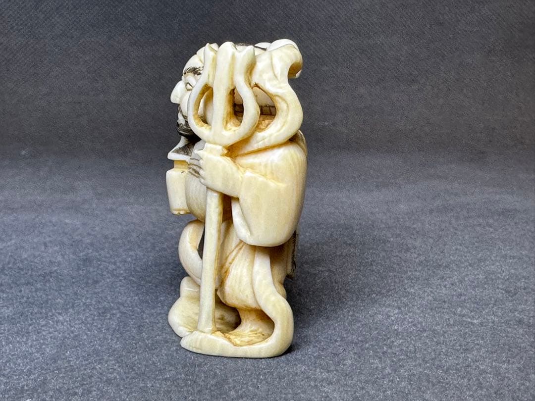 極上　根付　天然素材　アンティーク　和彫　置物　骨董　飾り物　古美術品　 置物
