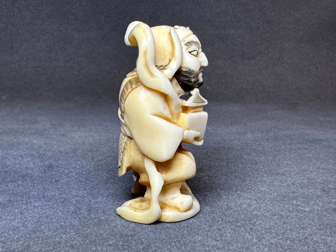 極上　根付　天然素材　アンティーク　和彫　置物　骨董　飾り物　古美術品　 置物