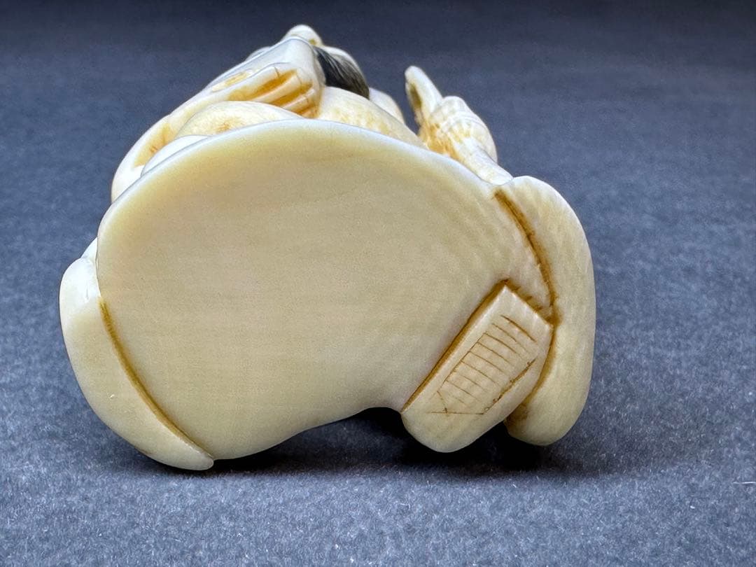 極上　根付　天然素材　アンティーク　和彫　置物　骨董　飾り物　古美術品　 置物