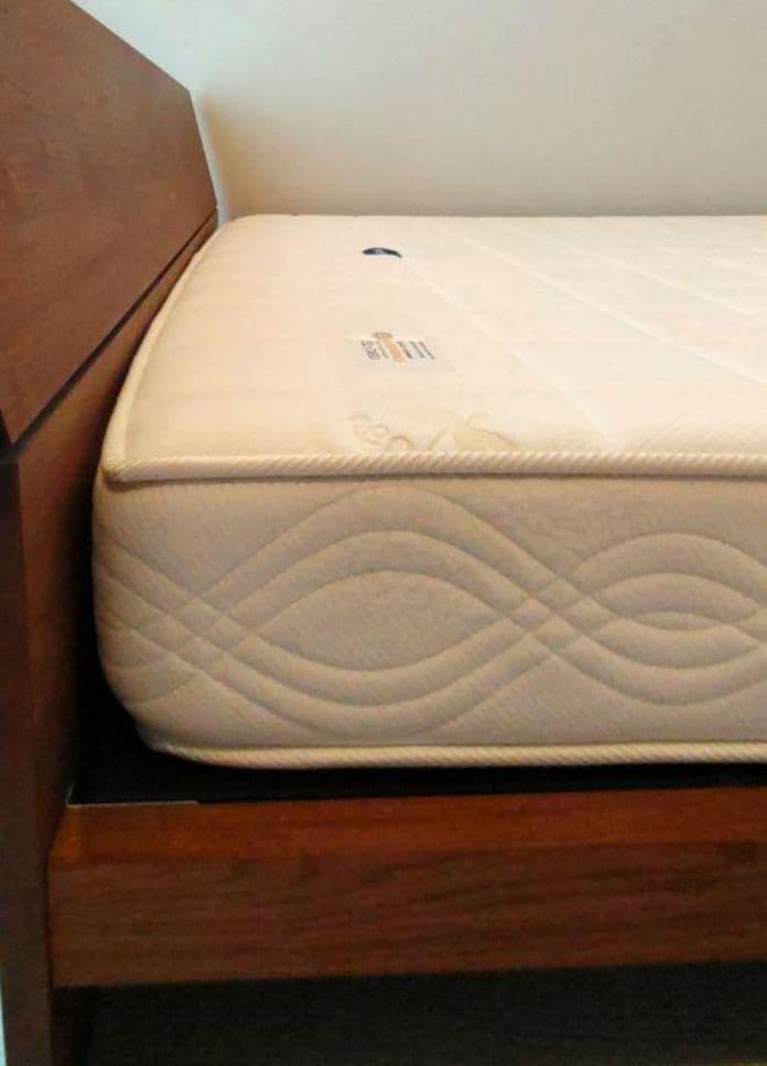 マニフレックス　高反発マットレス　フラッグFX　クイーンサイズ