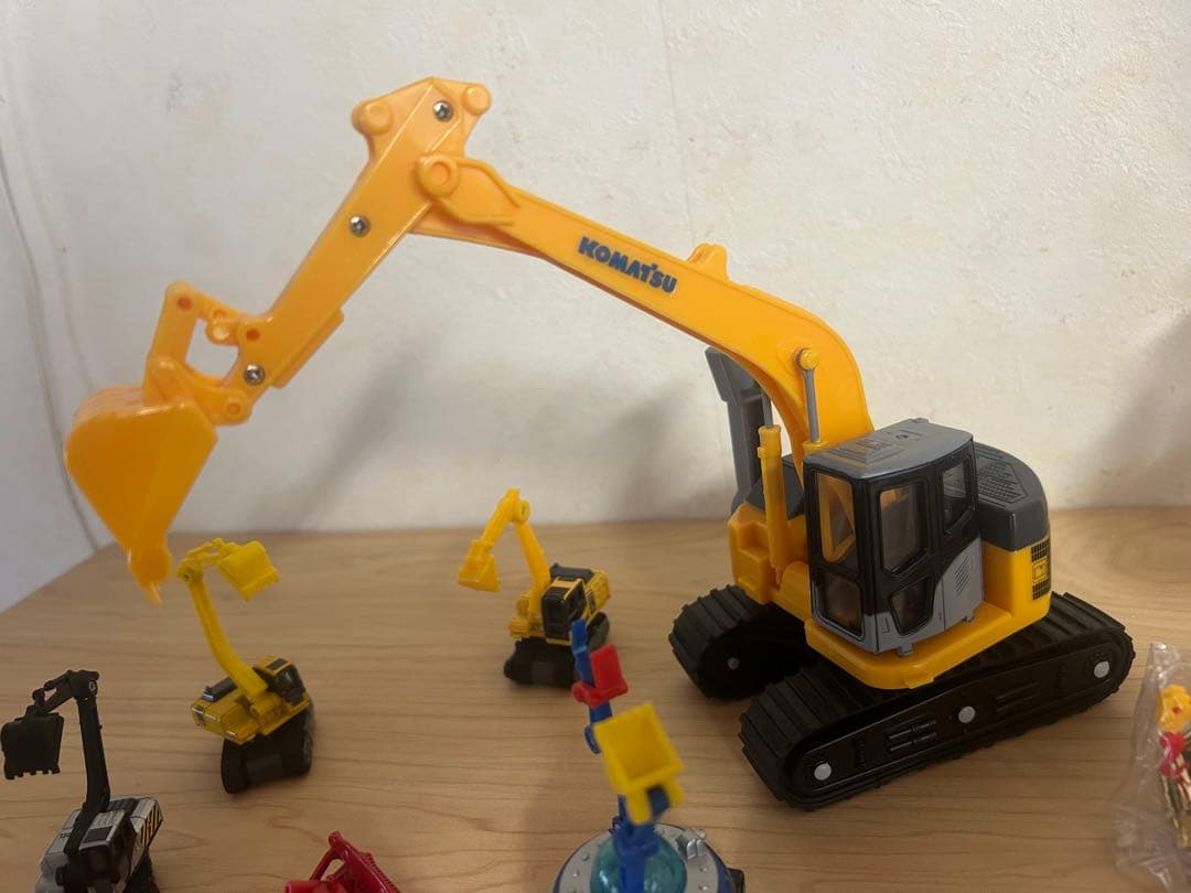建設車両 コマツ トミカ ショベル ブルドーザークレーン 9個セット