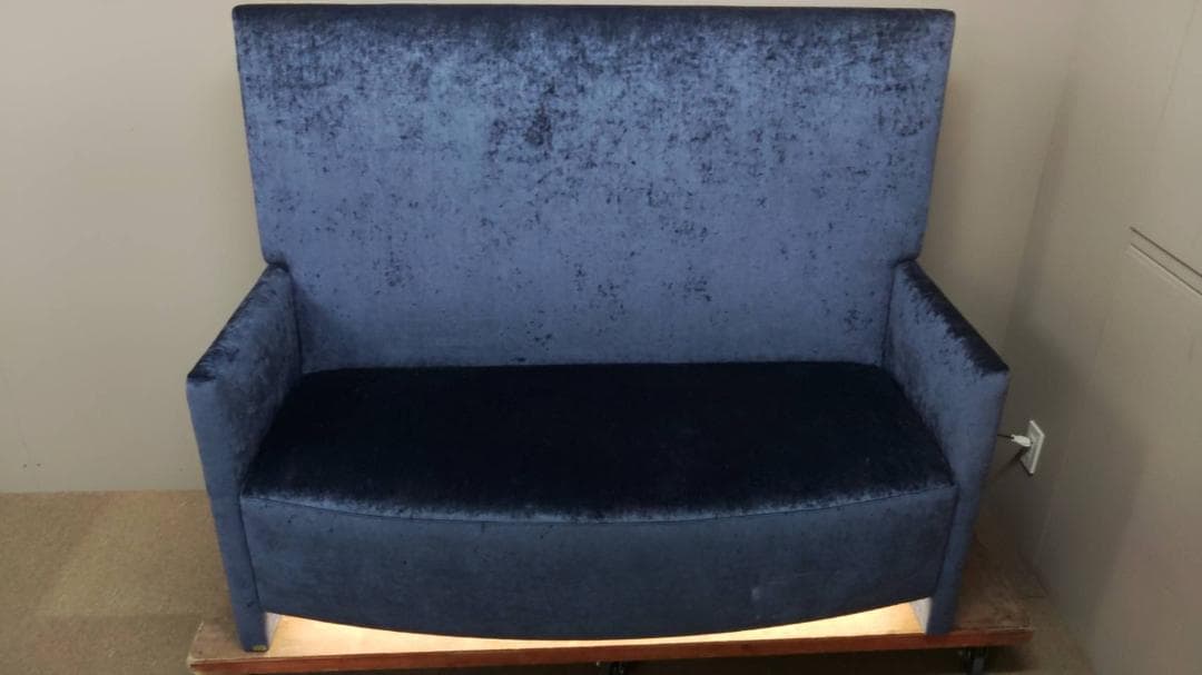 ☆送料無料☆ ハイバックソファ / 造作家具 / 照明付 / 展示品