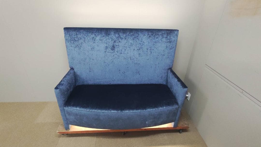 ☆送料無料☆ ハイバックソファ / 造作家具 / 照明付 / 展示品