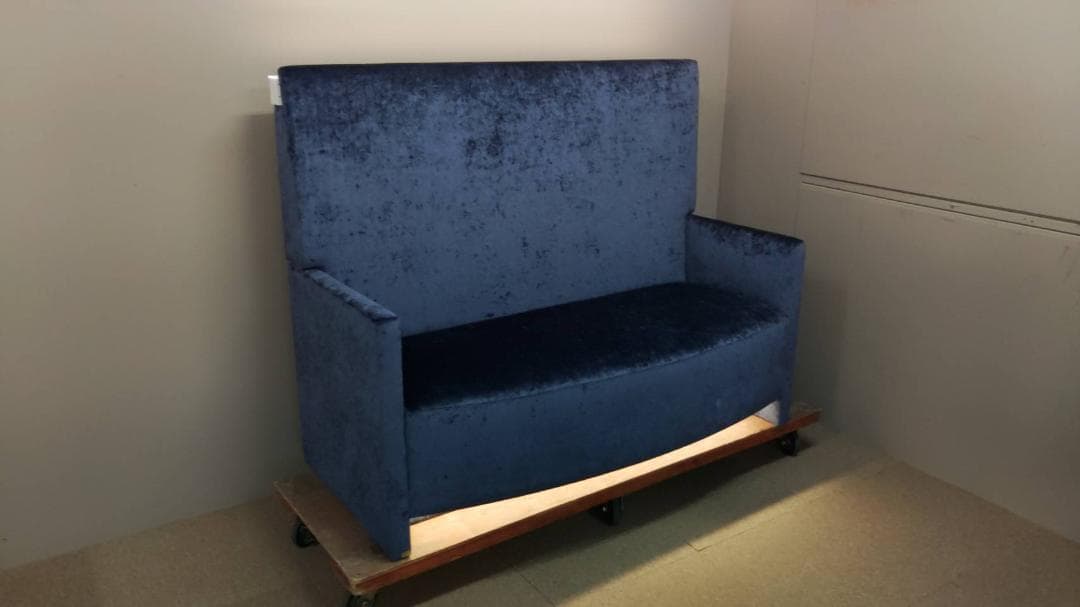 ☆送料無料☆ ハイバックソファ / 造作家具 / 照明付 / 展示品