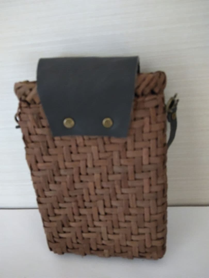 山葡萄のポシェット、スマホ入れ