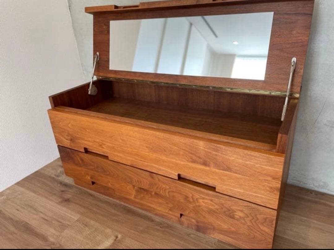 マスターウォール　ドレッサーチェスト