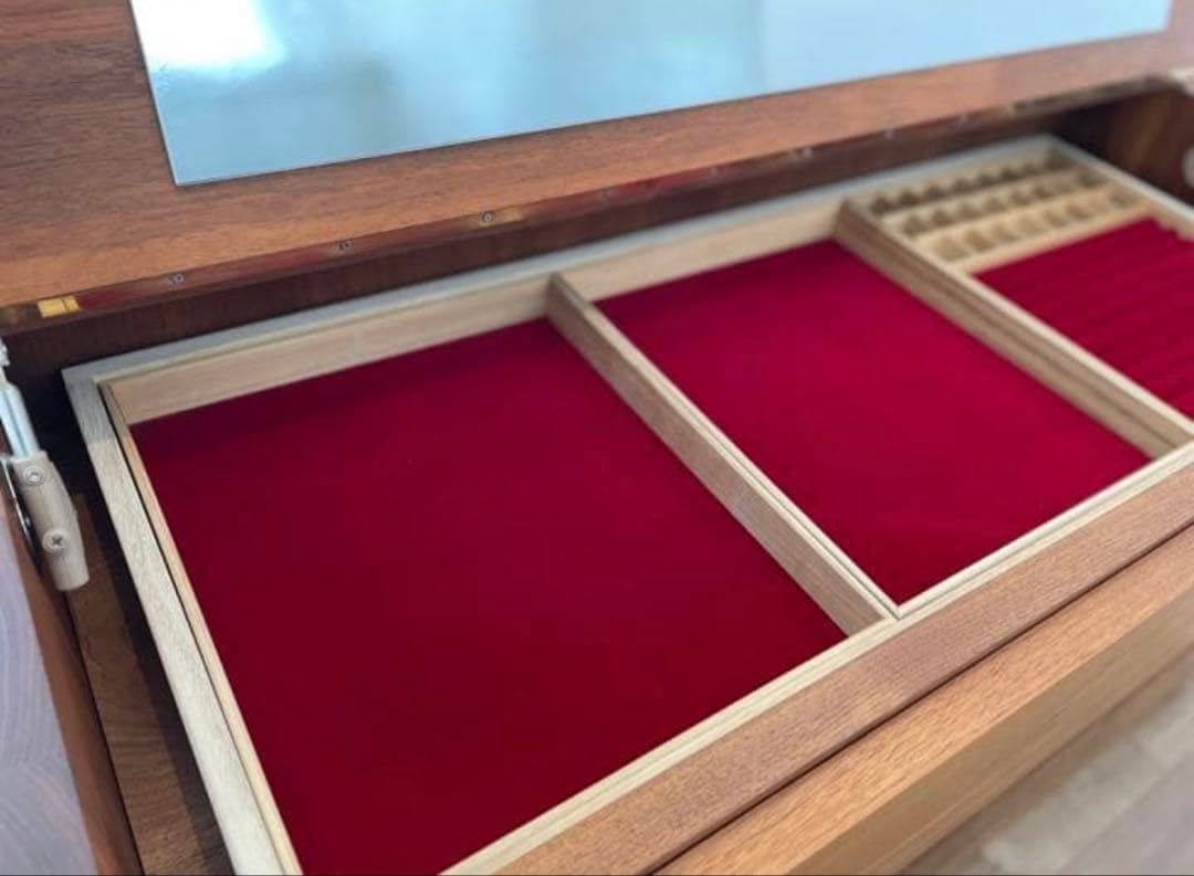 マスターウォール　ドレッサーチェスト