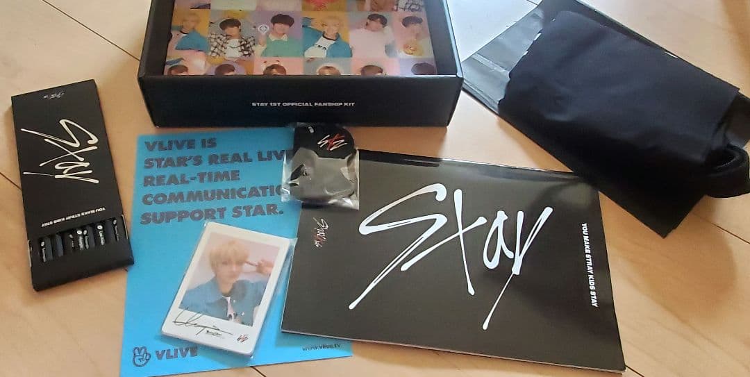 StrayKids 第1期 ウェルカムキット/ファンキット - メルカリ