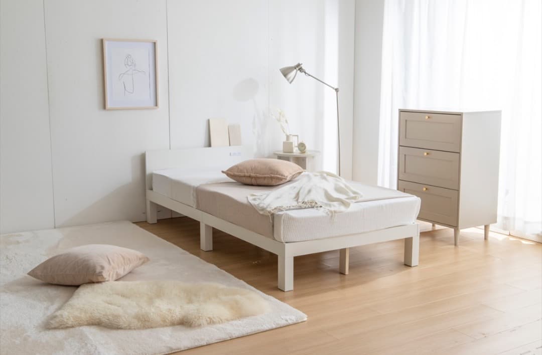 【新品未使用】コンセント付きすのこベッド 天然木 木製 シングル フレームのみ