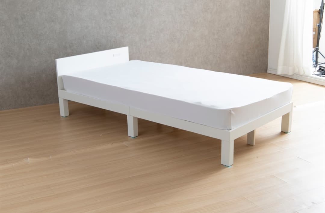 【新品未使用】コンセント付きすのこベッド 天然木 木製 シングル フレームのみ