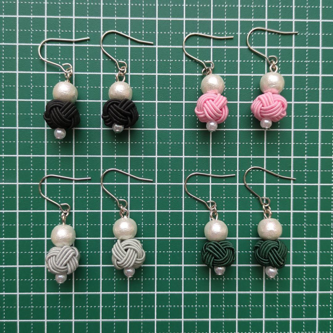 《ゆあ》玉結びの小さな水引ピアス(イヤリング)　ハドメイド水引アクセサリー