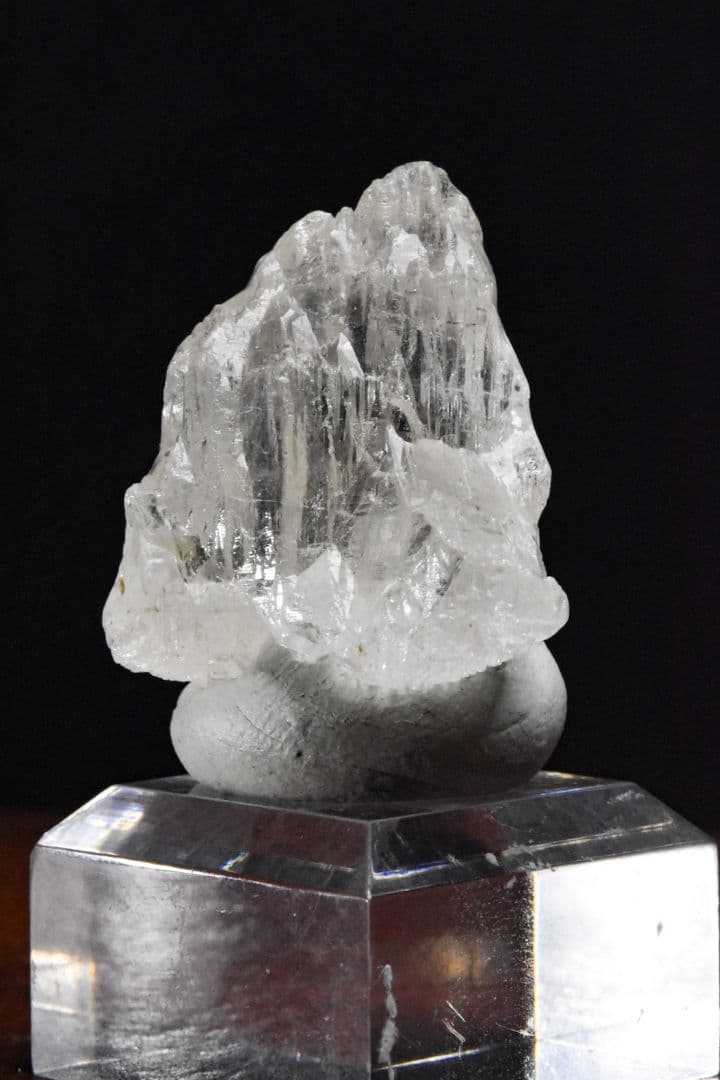 パキスタン スカルドゥ産 エッチングトパーズ