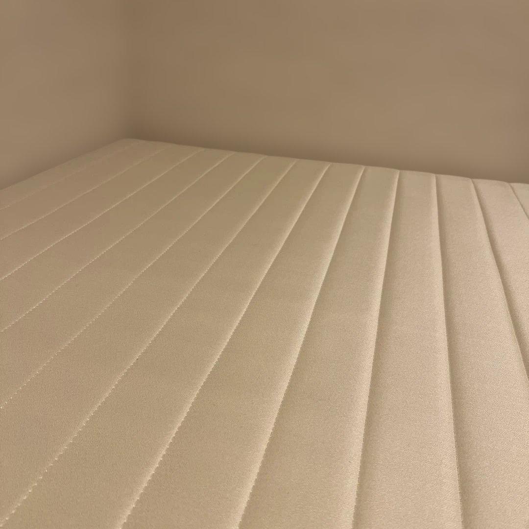 アイボリー 脚付きマットレス シングル