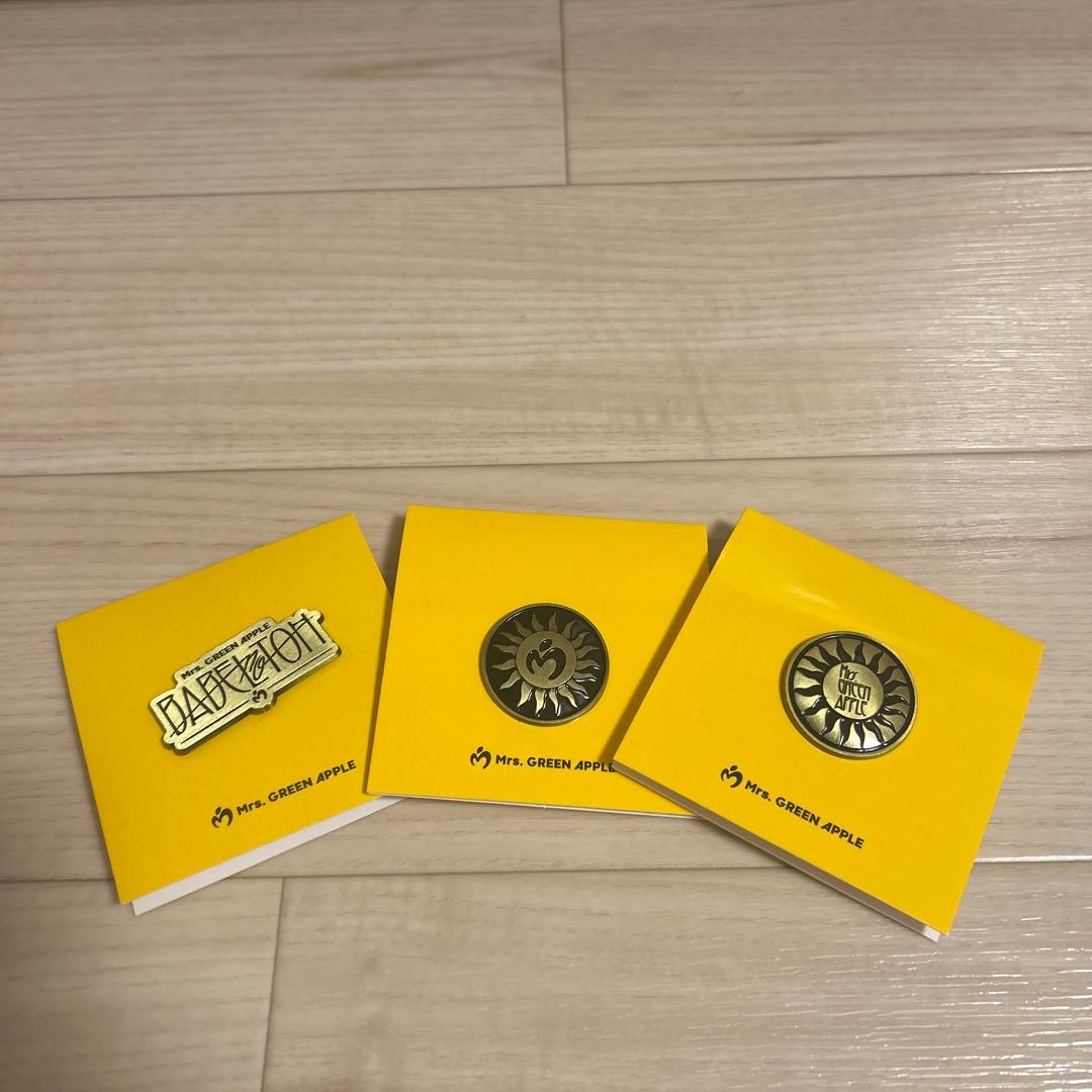 Mrs. GREEN APPLE ピンバッジ 3点セット - メルカリ