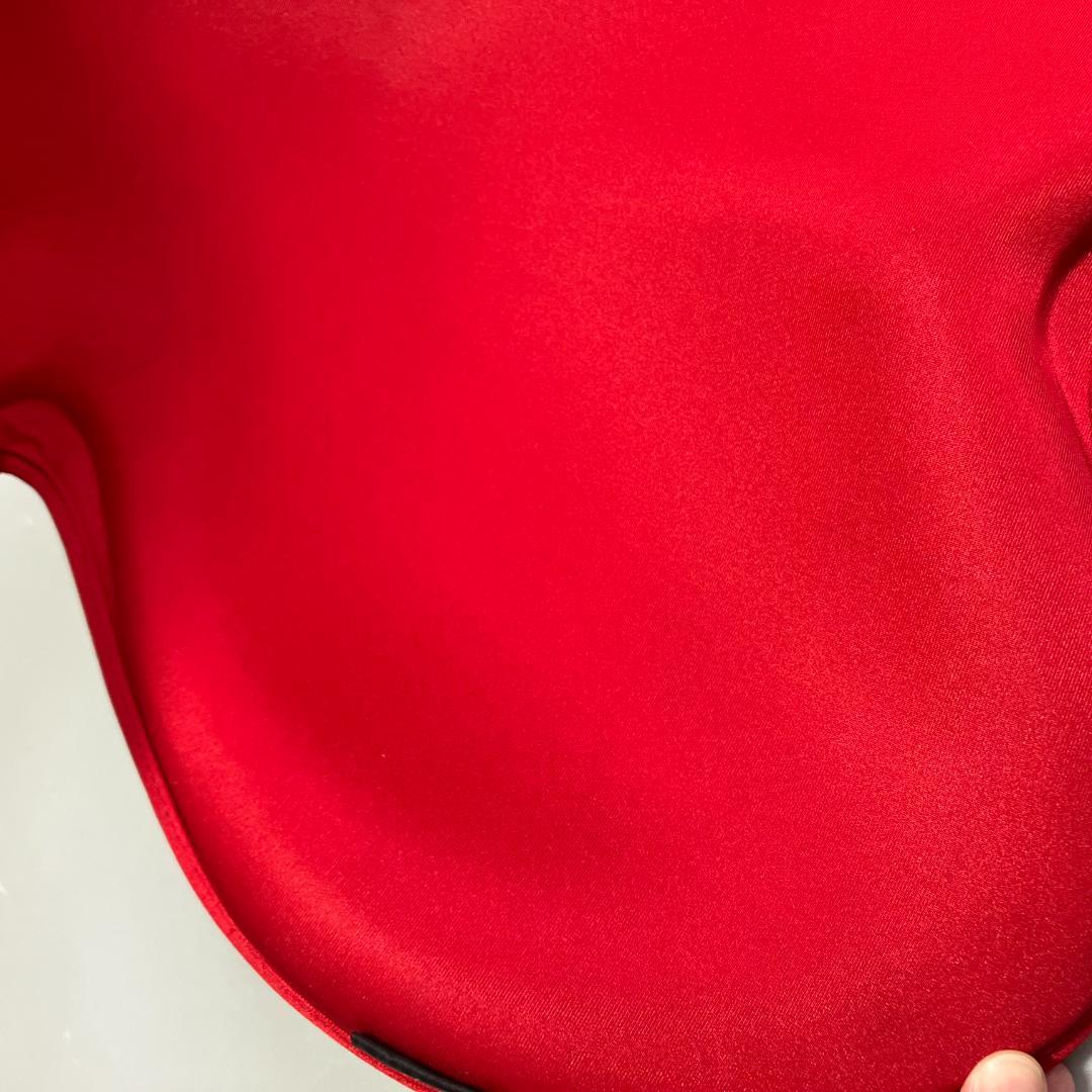 MTG Style 骨盤姿勢矯正サポートチェア　赤　黒　2個セット